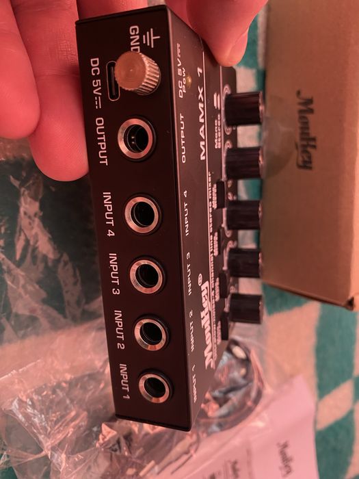 Професійний міні мікшер MouKey MAMX1 usb живлення