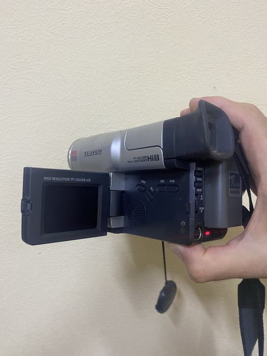 Видеокамера Samsung VP-L800 Hi8