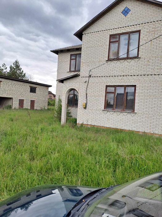 Дзвінкове.  Продаж двоповерховий будинок на ділянці 28соток