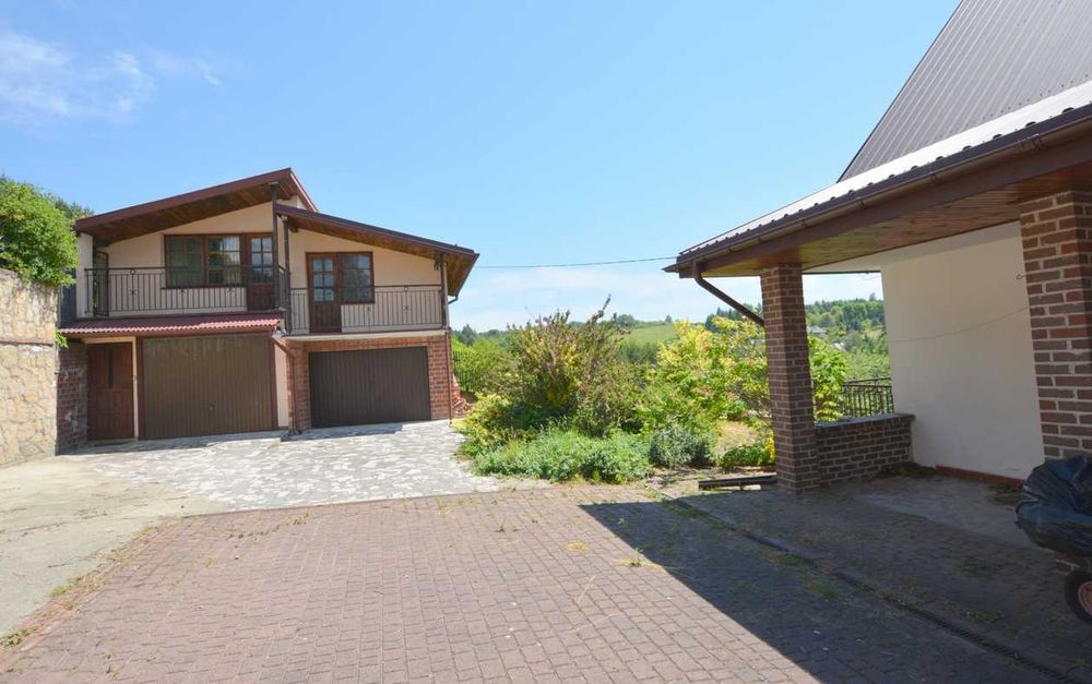 Dom Krasnobród z widokiem na okolicę