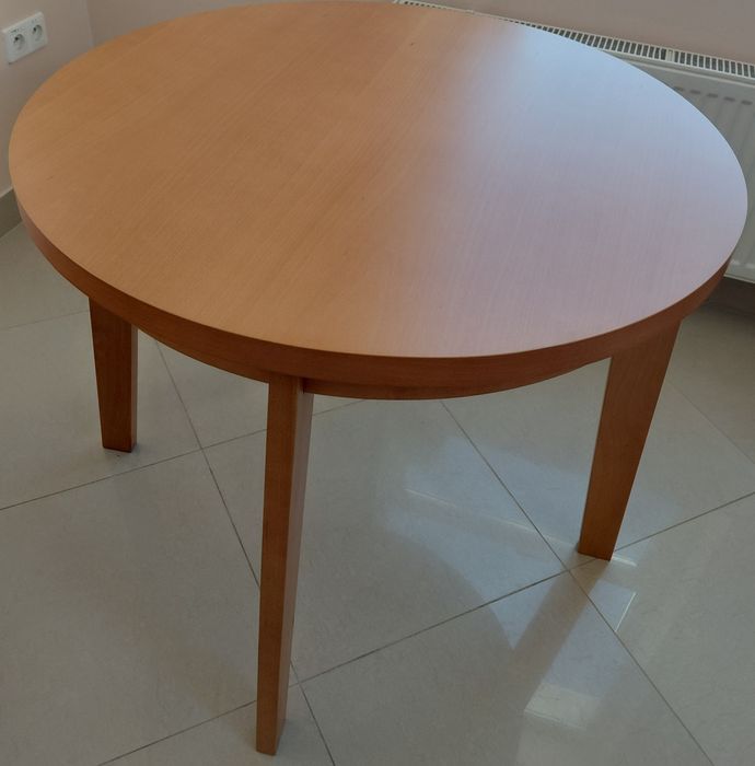 Stół z drewna bukowego z 4 krzesłami