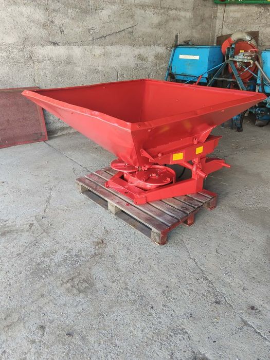 Rozsiewacz nawozu RAUCH 600 kg