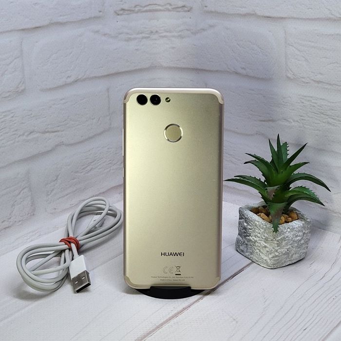 Продам телефон Huawei Nova 2 4/64Gb в гарному стані