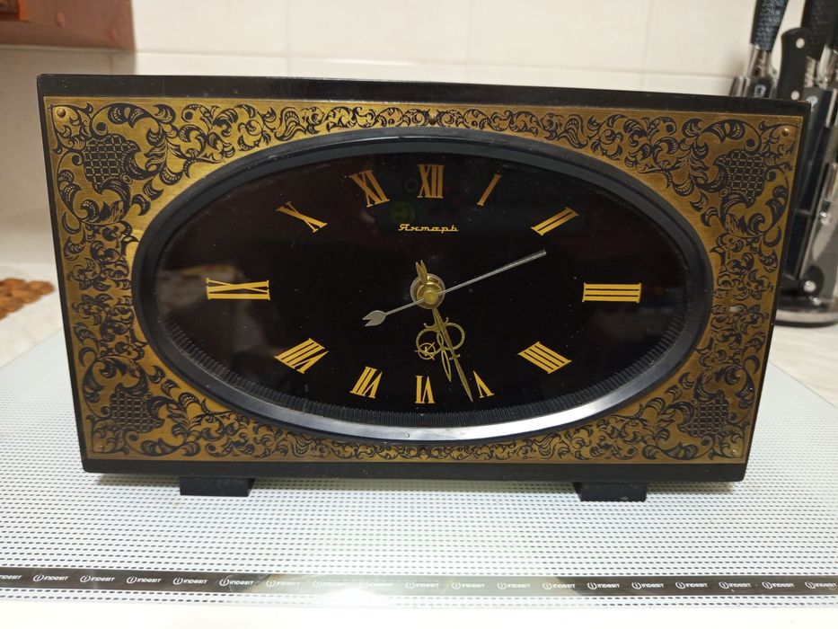 Часы Янтарь СССР.