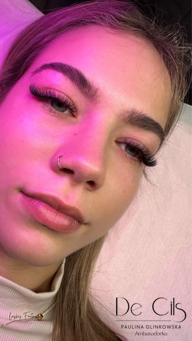 Przedłużanie rzęs / lifting i laminacja/ henna pudrowa/ oczyszczanie w