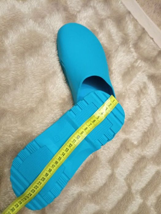 Резиновые тапки, аквашузы