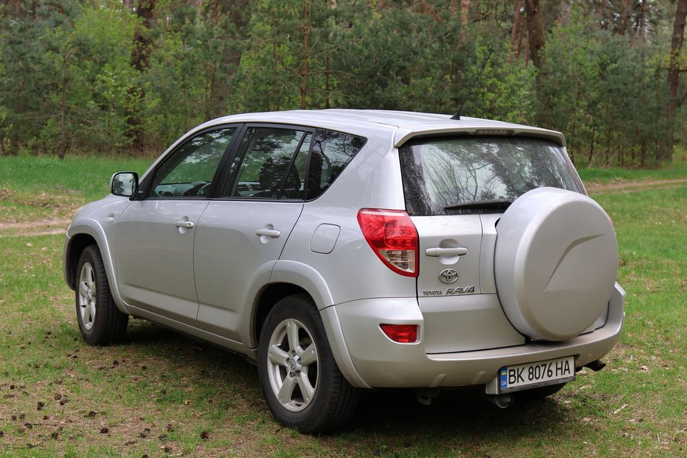 Продаж Toyota Rav 4