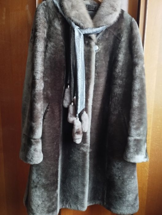 Продам шуба натуральная мутон норка заводская бу но не ношена