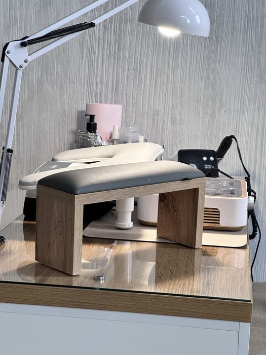 Підлокіткик для манікюру