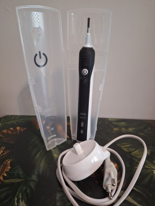 Sprzedam szczoteczki Oral-B 3756