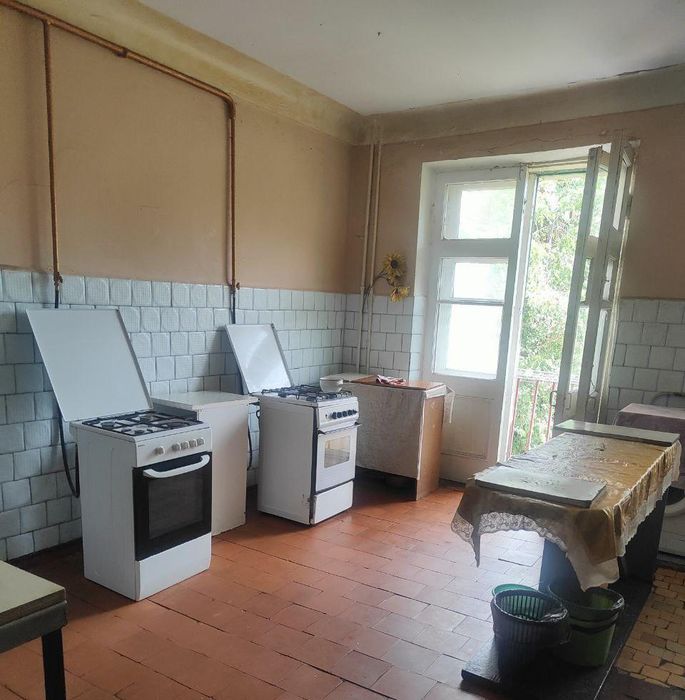 Продаж великої кімнати на ст.м КПІ, Київ