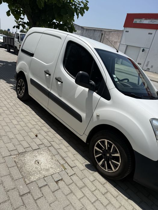 Carrinha usada impecavel revisao feita recentemente , muito economica