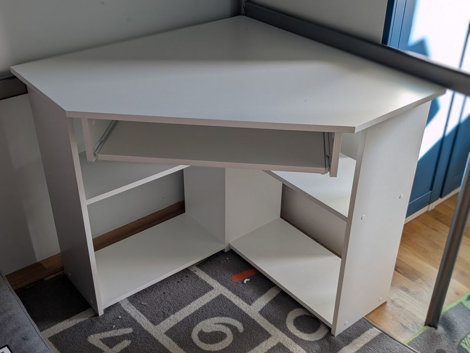 Biurko białe narożne