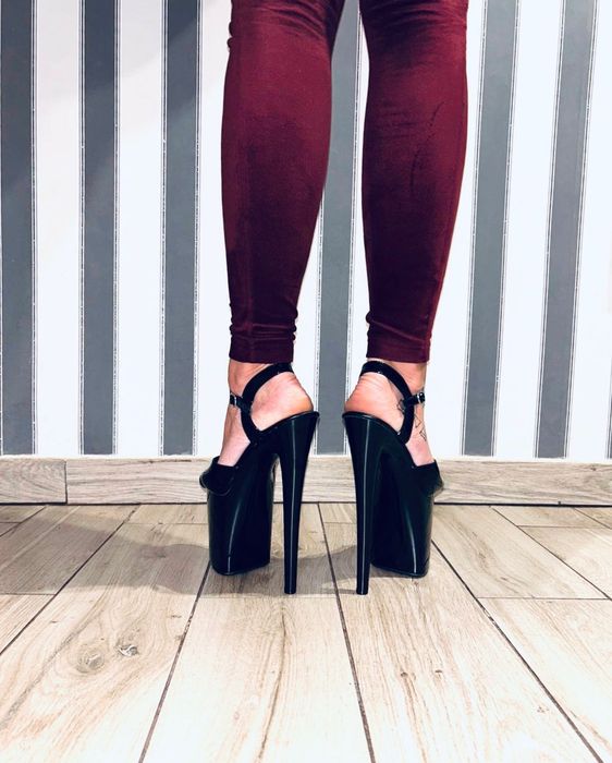 263/ODRĘKI 39 Lakier czarne sandały gogo 21cm exotic strip dance 35-48