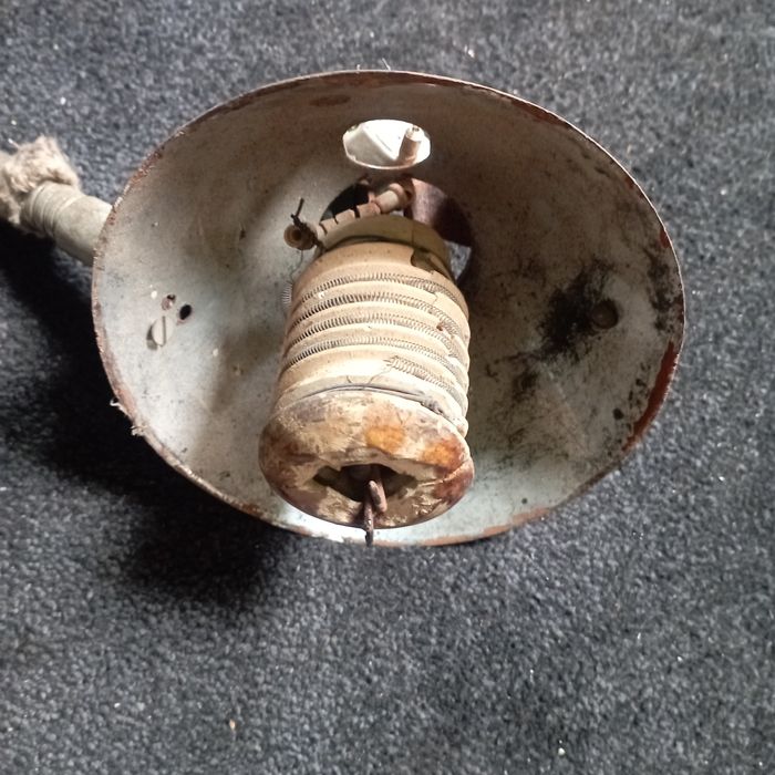 Stara lampa warsztatowa