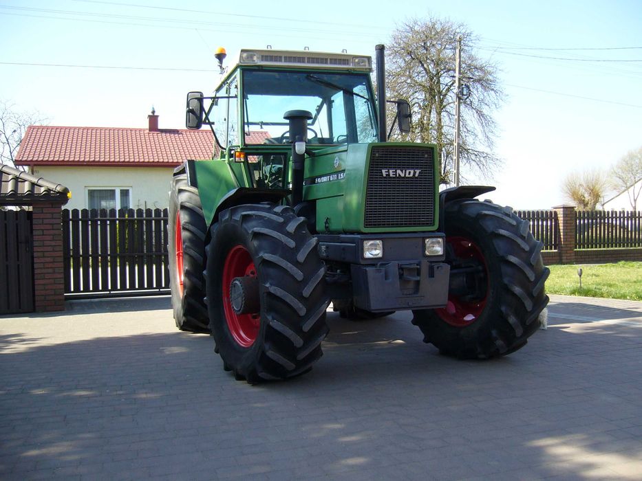Ciągnik Fendt 611 LSA  612LSA 614LSA 615LSA