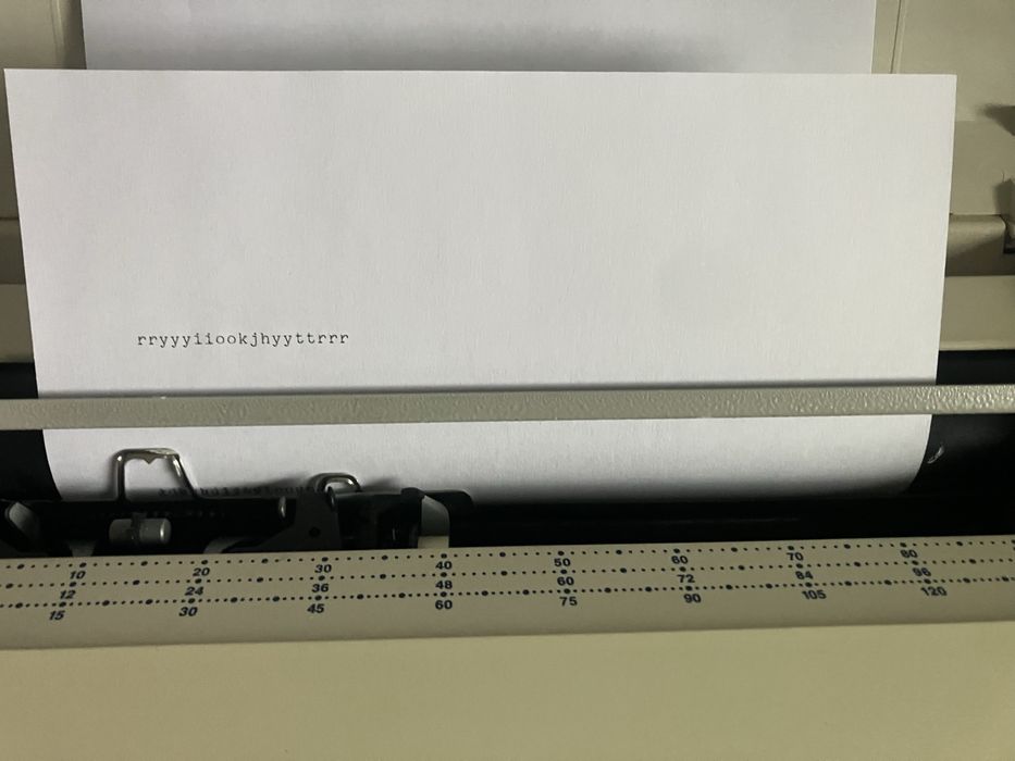 Maszyna do pisania Hermes TT 11 D