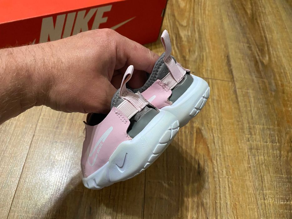 Кросівки дитячі на дівчинку кроссовки детские Nike оригинал р.26