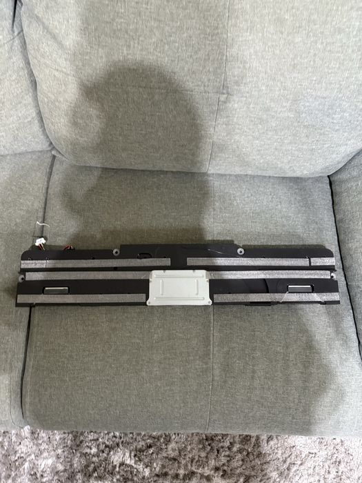 Diverso Material QLED Samsung 65”