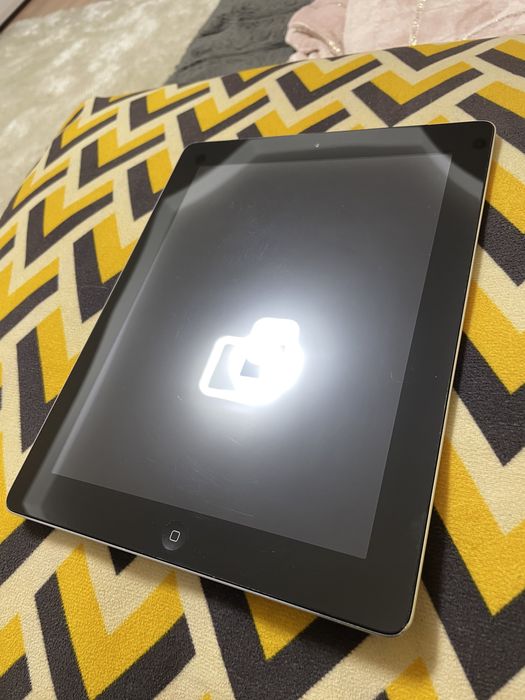 Продам IPad 2 16gb