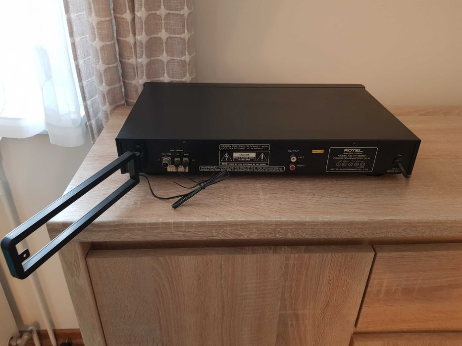 Rotel RT-950bx - klasyczny tuner stereo AM/FM