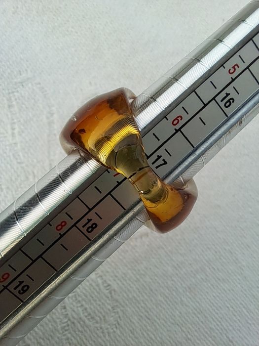 Anel Artesanal em Vidro Fusing Âmbar - Peça Única (Tam 14 / 54 mm)