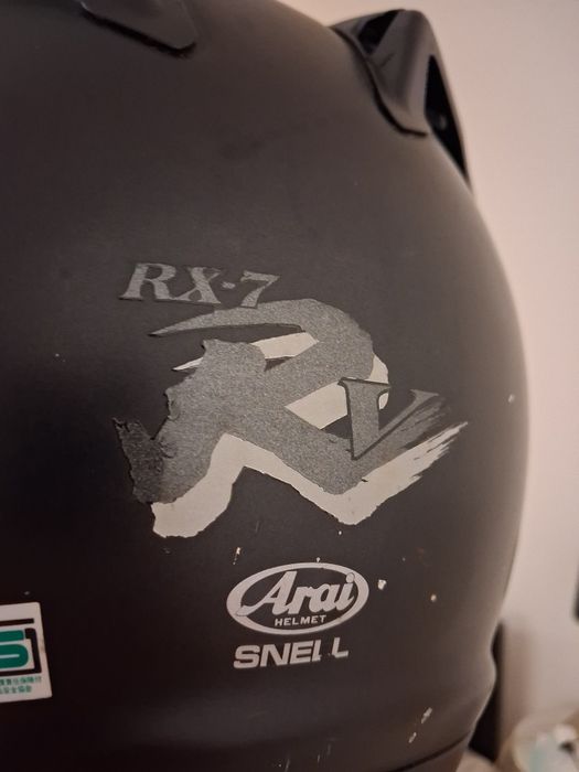 Capacete Arai RX-7 e MoveoBrace Carbon