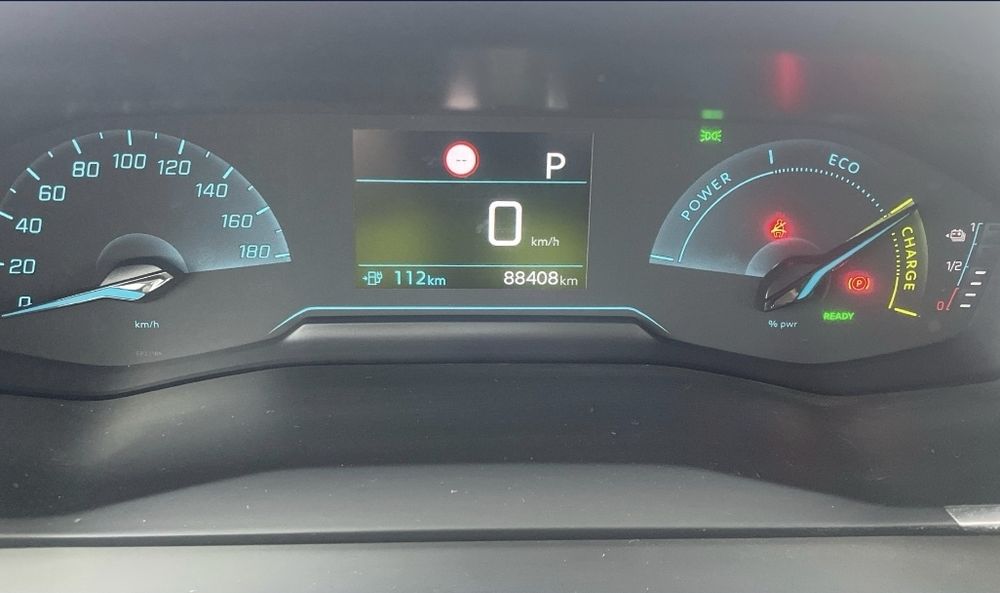 PEUGEOT E-2008 50 kWh ACTIVE PACK – 100 kW