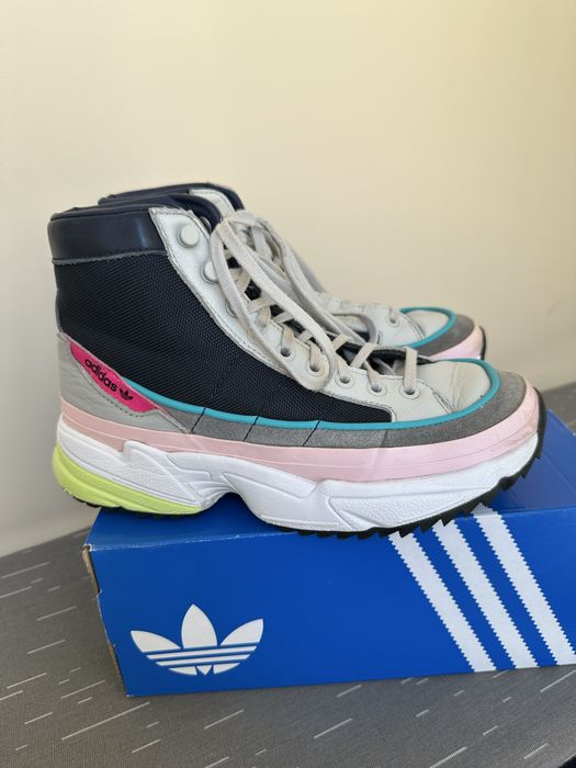 Ботінки adidas оригінал,шкіра р.38