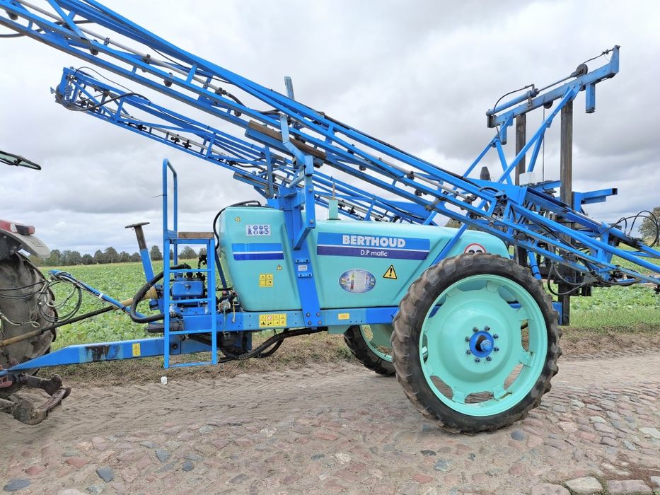 Opryskiwacz Berthoud 2200l 24/21m Wysoka wieża Nie Hardi Rau Blanchard