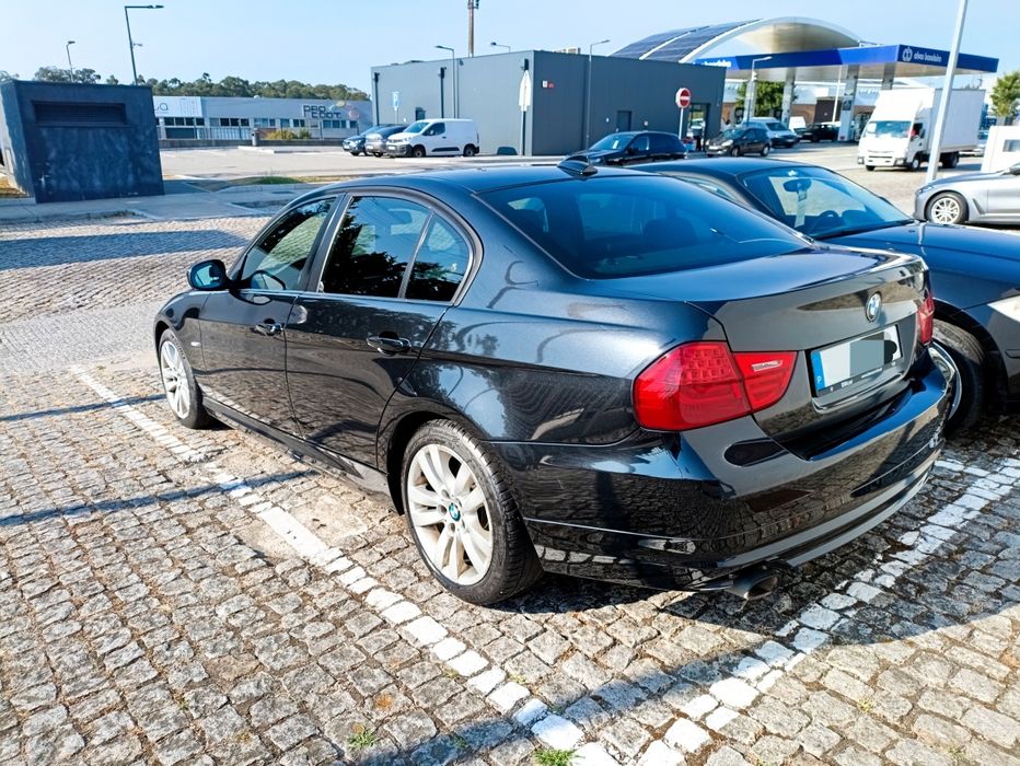 BMW Série 3 318d - 2011