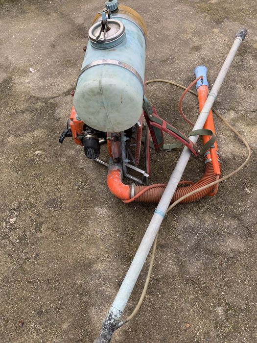 Pulverizador motor. A gasoluna