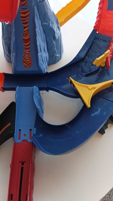 Hot Wheels City Zestaw Ucieczka z wulkanu