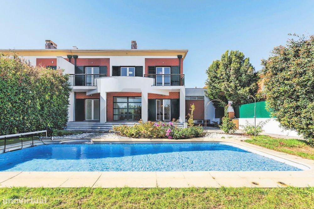 Moradia T4+2 com Jardim e Piscina para Arrendamento, junto ao Oeiras G