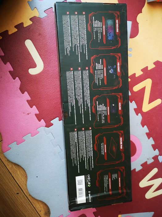 Zestaw gamingowy 4 in 1 klawiatura słuchawki myszka i podkładka