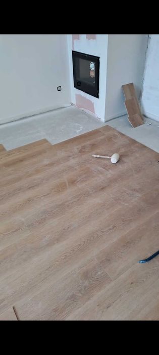 Floating Floor Installer for Residential Apartments and Buildings Under Construction