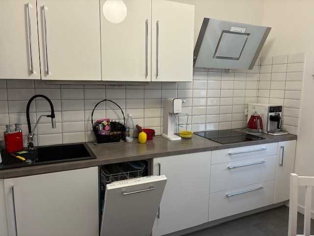 sprzedam używaną kuchnię z wyposażeniem