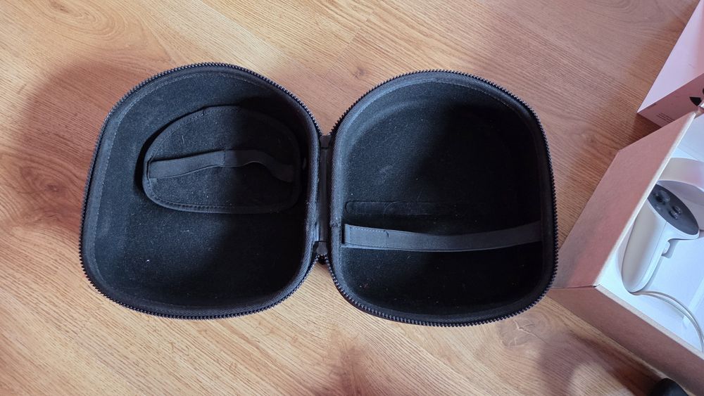 Oculus Quest 2 128gb + kabel 5m + gumowa nakładka + torba ochronna