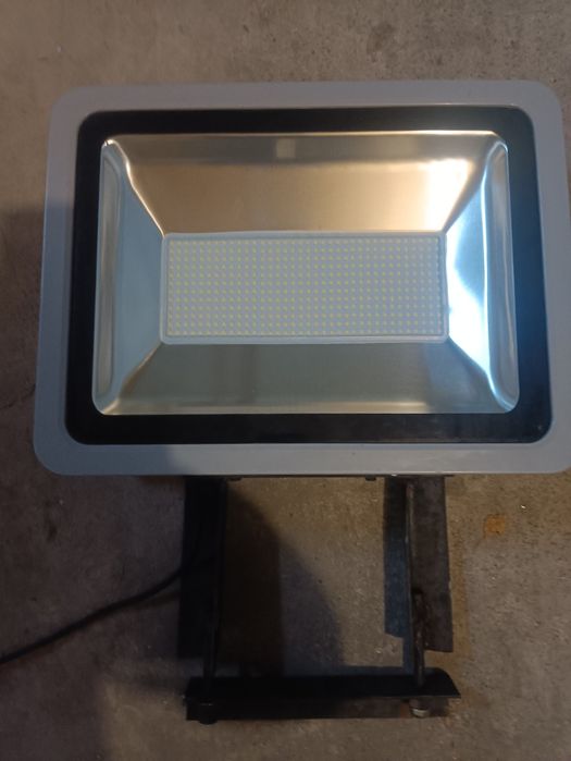 Продам вуличний led ліхтарь 300w