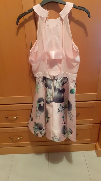 Vestido Rosa floral tecido acetinado ( Zara ) C/ Novo