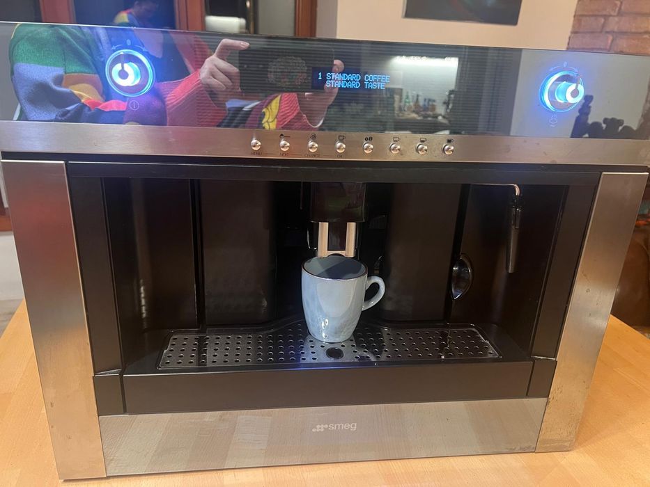 Pilnie Ekspres SMEG do zabudowy jak nowy