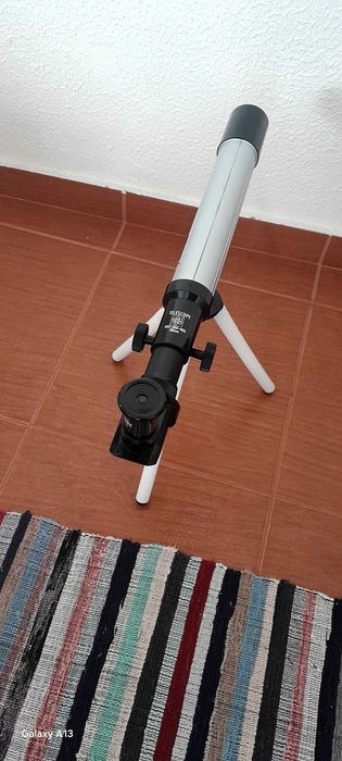 Telescopio com caixa e 3 lentes em bom estado