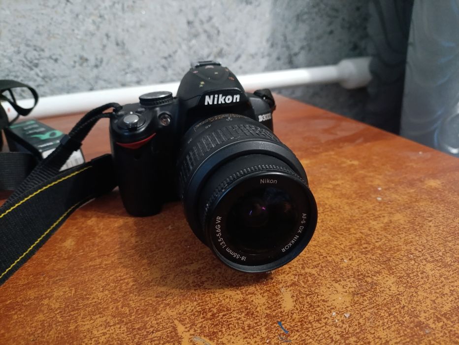Фотоапарат Nikon D3000 з об'єктивом , торг