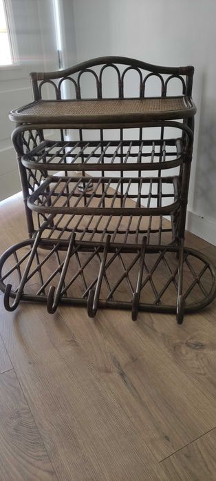 wieszak na ubrania oraz półka na buty Ratan