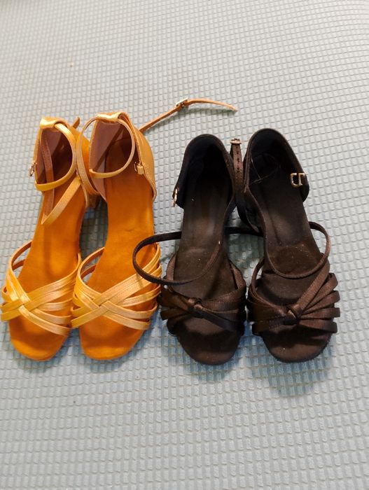 Продам босоніжки  для танців,чешки, босоніжки