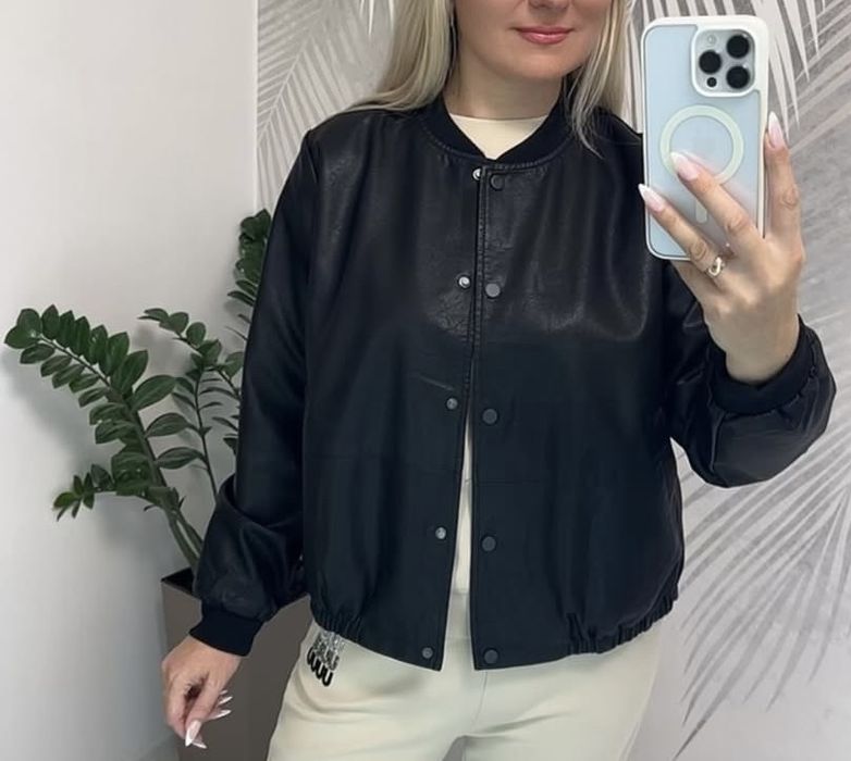 Стильний бомбер, куртка з екошкіри