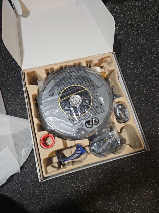 iRobot ROOMBA 651 - odkurzacz