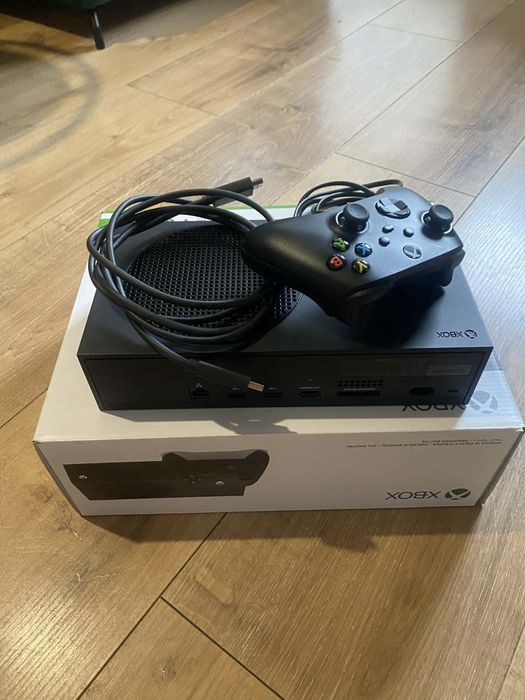 Ogłoszenie sprzedam Xbox series S 1T Pad