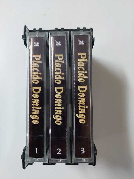 Grandes cantores em cassetes editadas pelo Readers Digest.