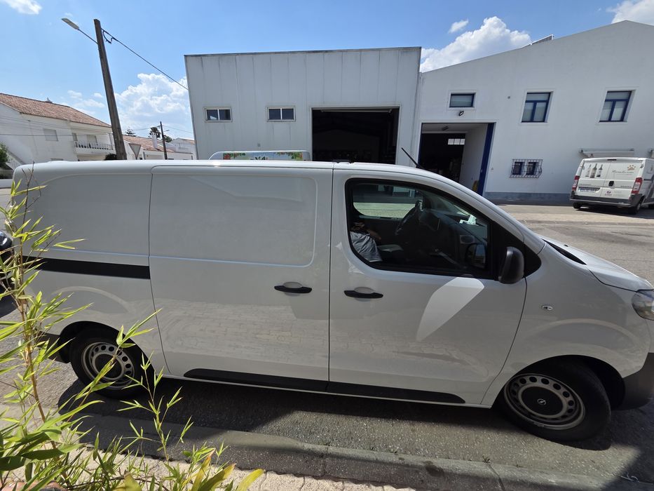 Comercial como nova